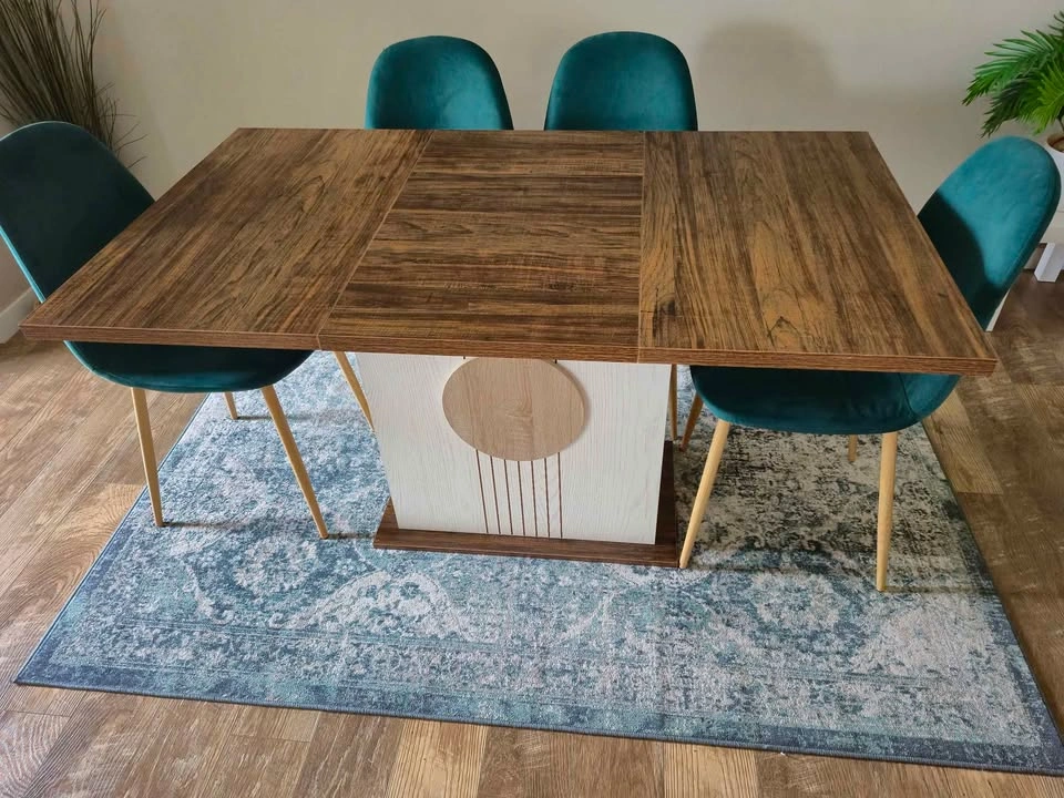 Almost New. 55" Rectangle Dinning Table. - photo 2