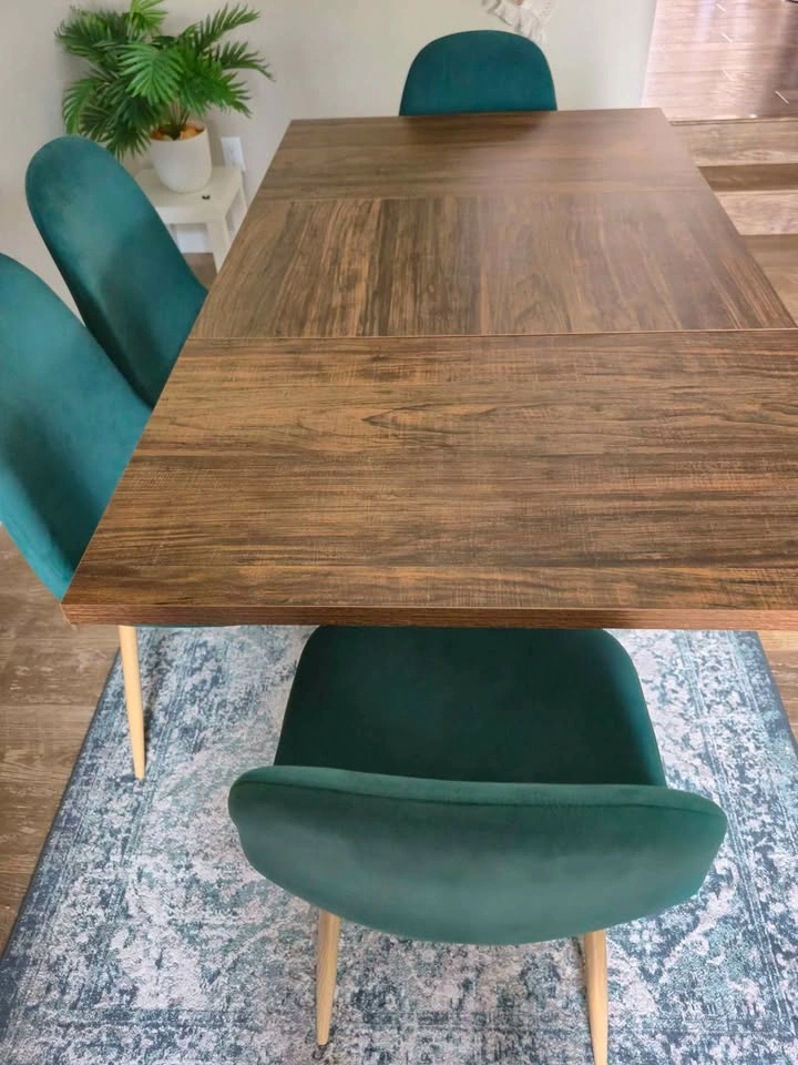 Almost New. 55" Rectangle Dinning Table. - photo 3