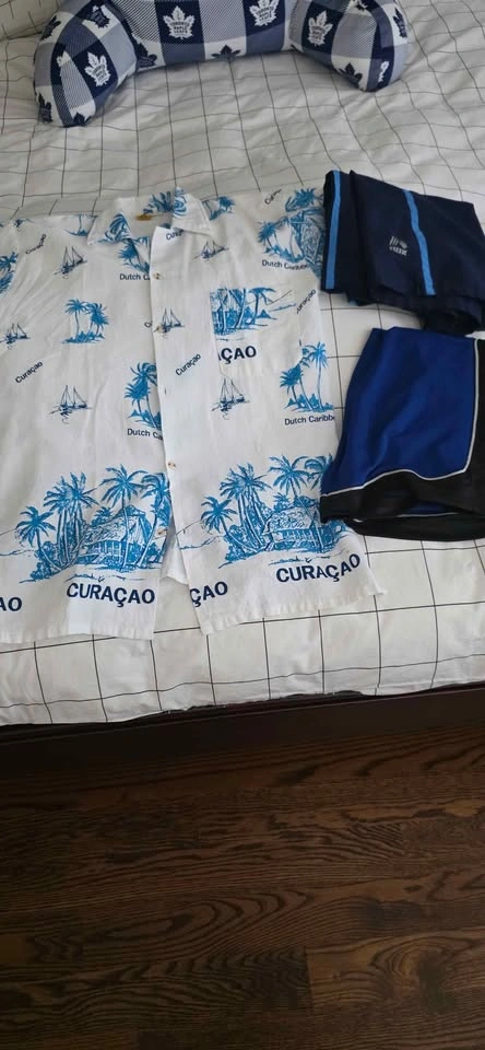Curaçao Souvenir Button-Down Shirt and 2 Athletic Shorts Bundle - photo 2