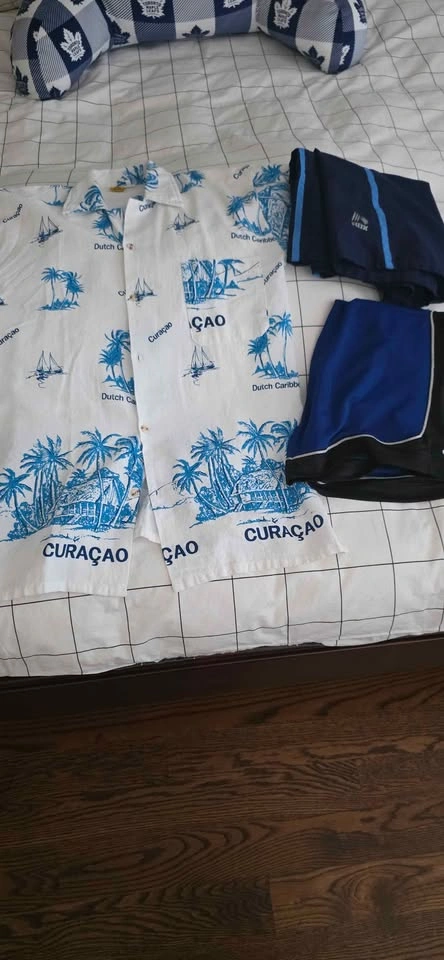 Curaçao Souvenir Button-Down Shirt and 2 Athletic Shorts Bundle - photo 5