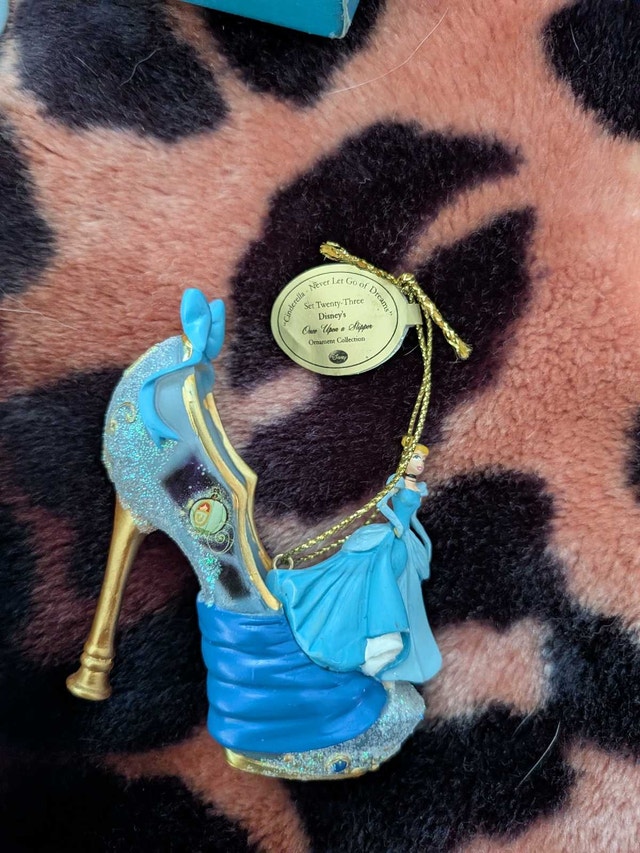 Disney Cinderella Collector Lot - photo 2
