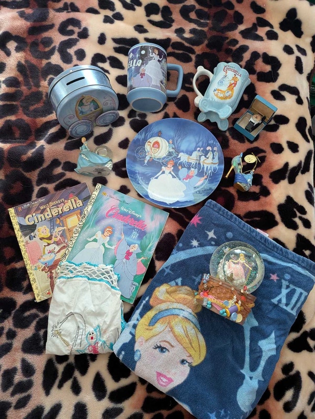 Disney Cinderella Collector Lot - photo 5