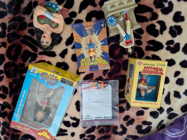 DC Comics Wonder Woman Collectible Figures and Busts - photo 2