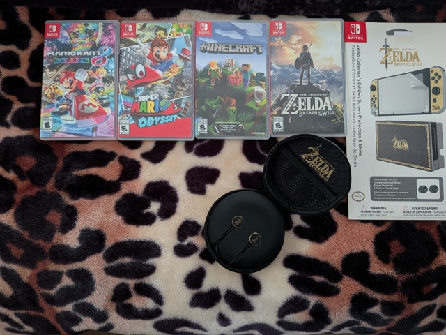 Nintendo Switch Games and Zelda Accessory Bundle - photo 2