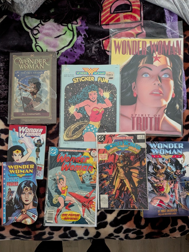 Collection of Wonder Woman Comics and Graphic Novels