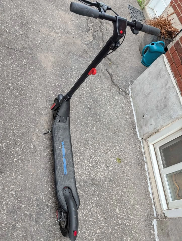 Wheel speed electric scooter