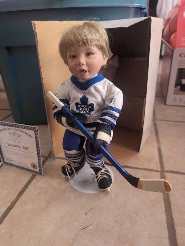 Ashton Drake galleries "Go Leafs Go" doll - photo 2