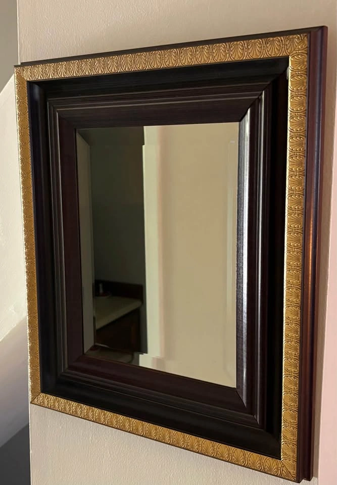Elegantly Framed Vintage Beveled Wall Mirror – 18" x 15" - photo 4