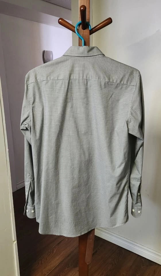 Uniqlo Black & White Checkered Dress Shirt - Medium - Slim Fit - photo 2