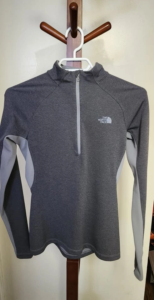 North Face Long Sleeve Quarter Zip - Size XS - Woman - photo 2
