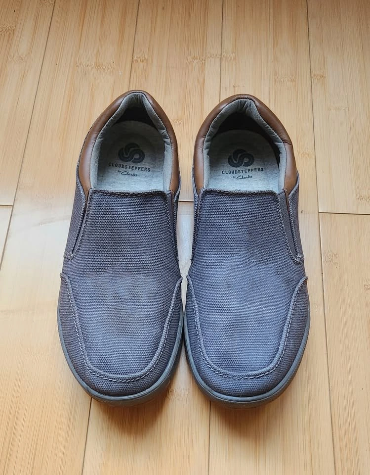 Clarks Cloudsteppers Slip-On Shoes - Men Size 8 US - photo 2