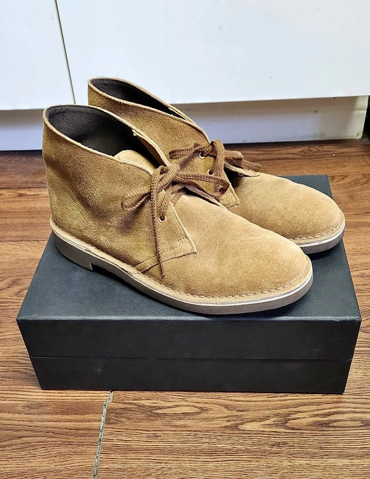 Clarks Men’s Suede Boots – Beige – Size 7.5 US