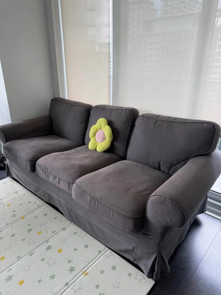 Ikea Uppland Sofa with Cover - photo 2