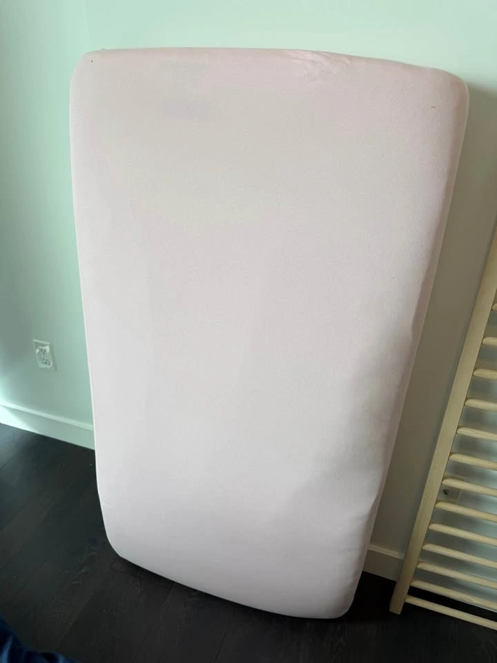Ikea Crib, mattress, mattress protector and brand new bedsheet - photo 4