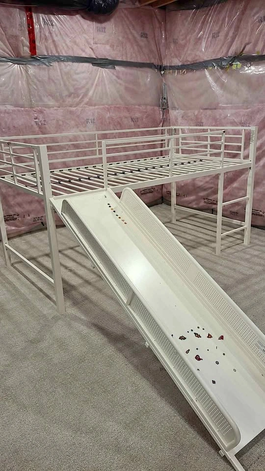 Metal frame bunk bed