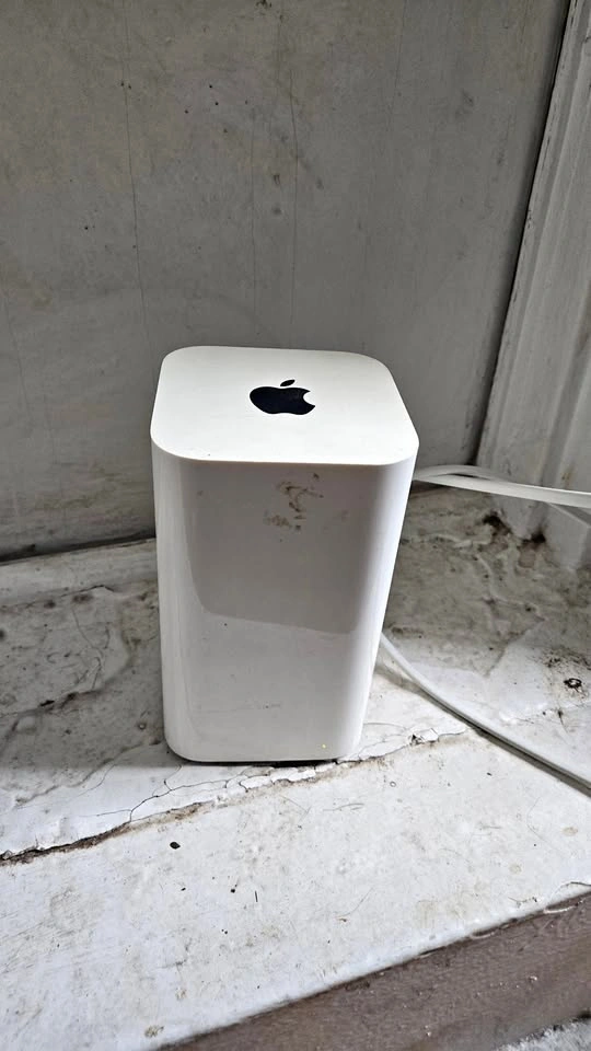 Apple Airport Extreme Model A1521 WiFi Router