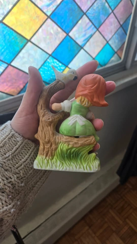 girl and bird figurine - photo 2