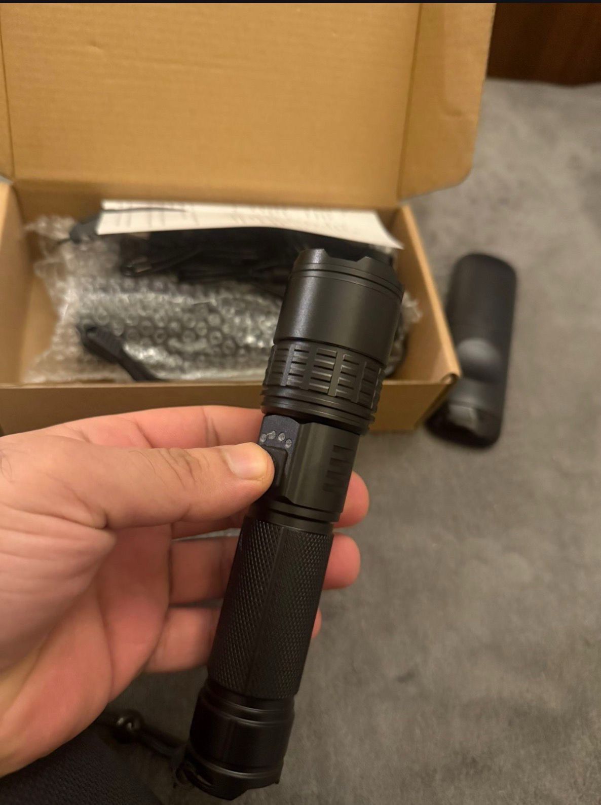 90000LM Rechargeable LED Flashlight with LCD Display - photo 3