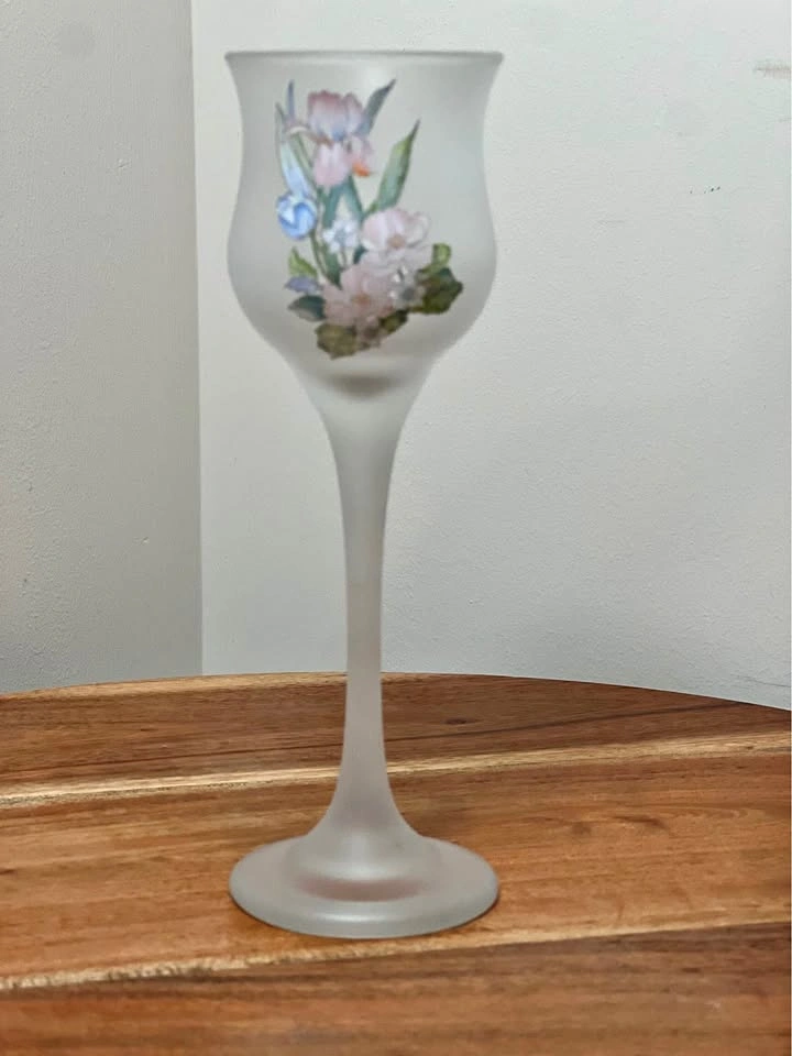 Vintage L.E. Smith frosted satin glass tulip candle holder
