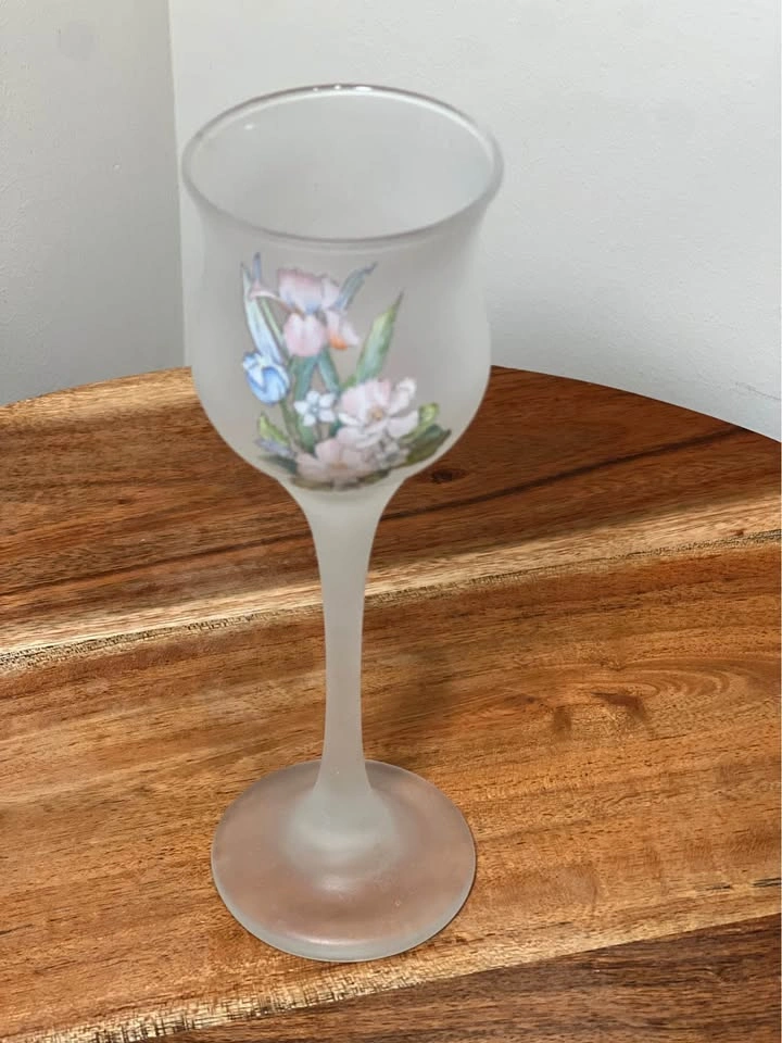 Vintage L.E. Smith frosted satin glass tulip candle holder - photo 2