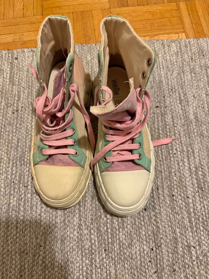Virón High-Top Sneakers