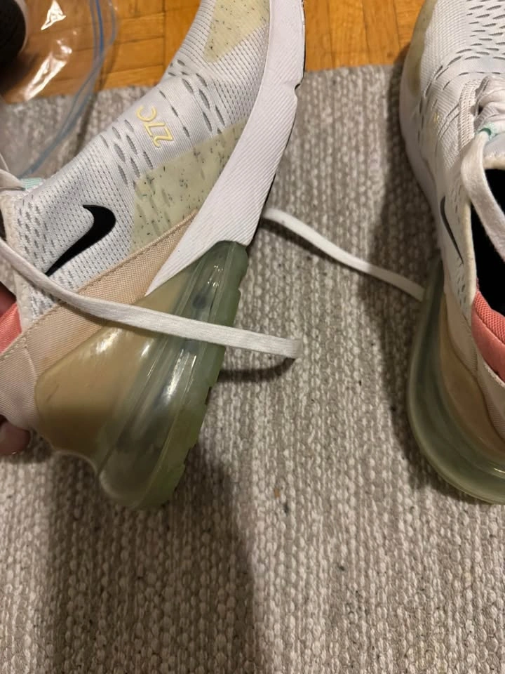 Nike Air Max 270 (size 9) - photo 2