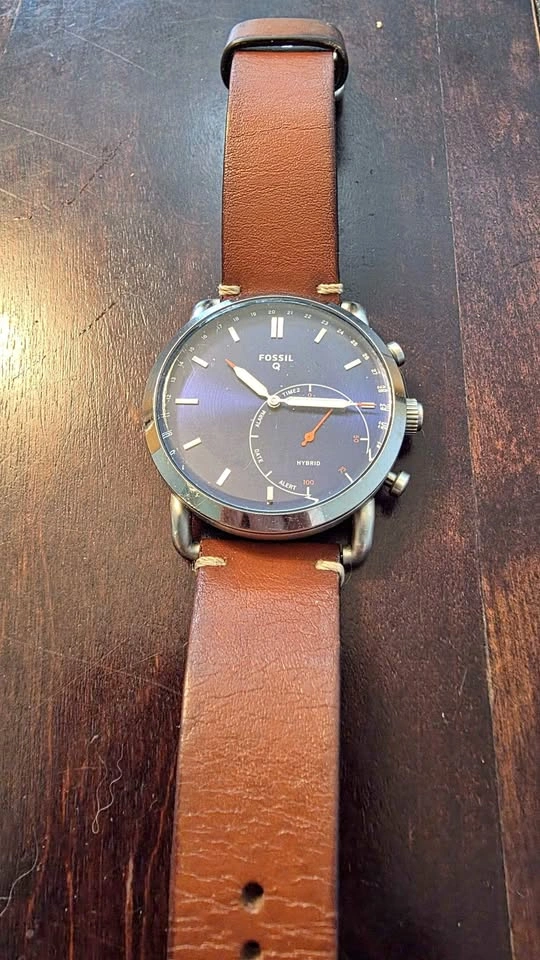 Fossil Q Hybrid watch