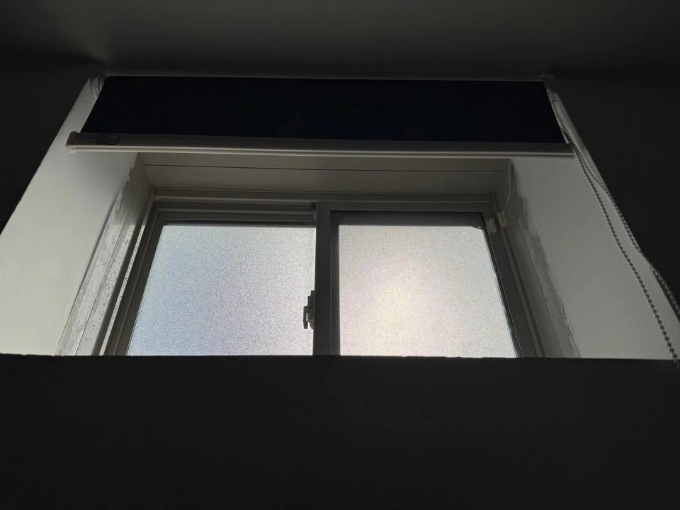 Black Roller Blind x2 - photo 2