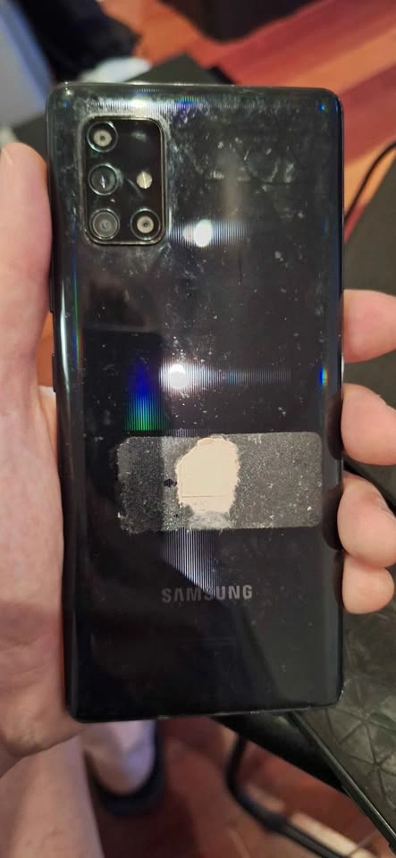 Samsung A71 5G damaged but working screen - photo 2