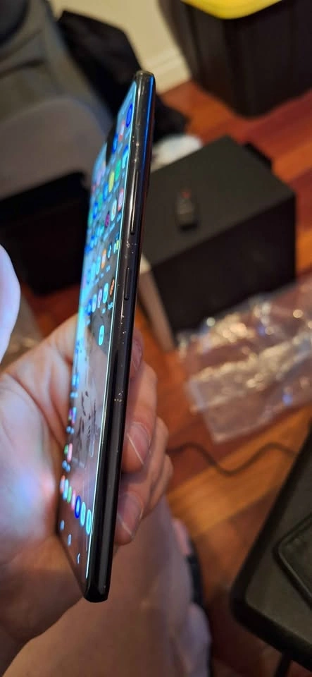 Samsung A71 5G damaged but working screen - photo 4
