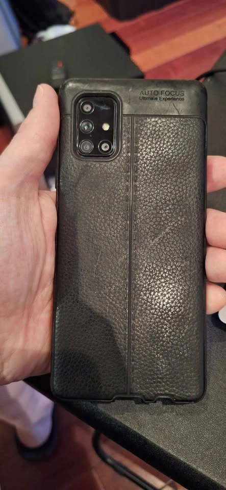 Samsung A71 5G damaged but working screen - photo 5