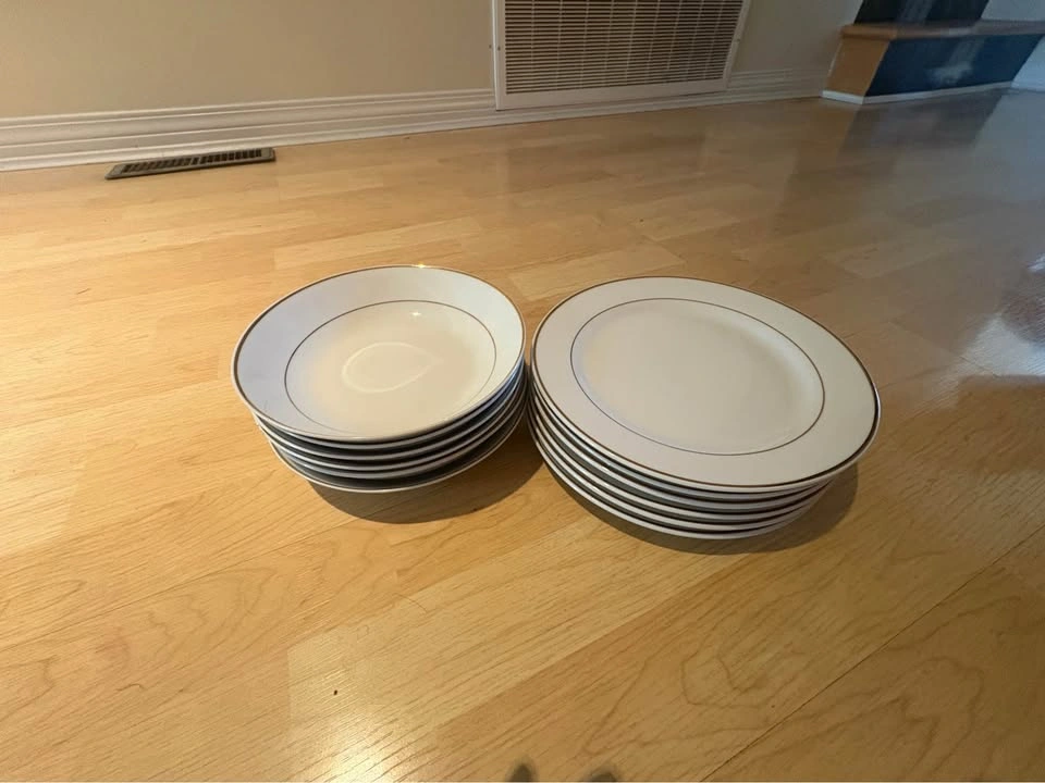 Plates and bowls - photo 2