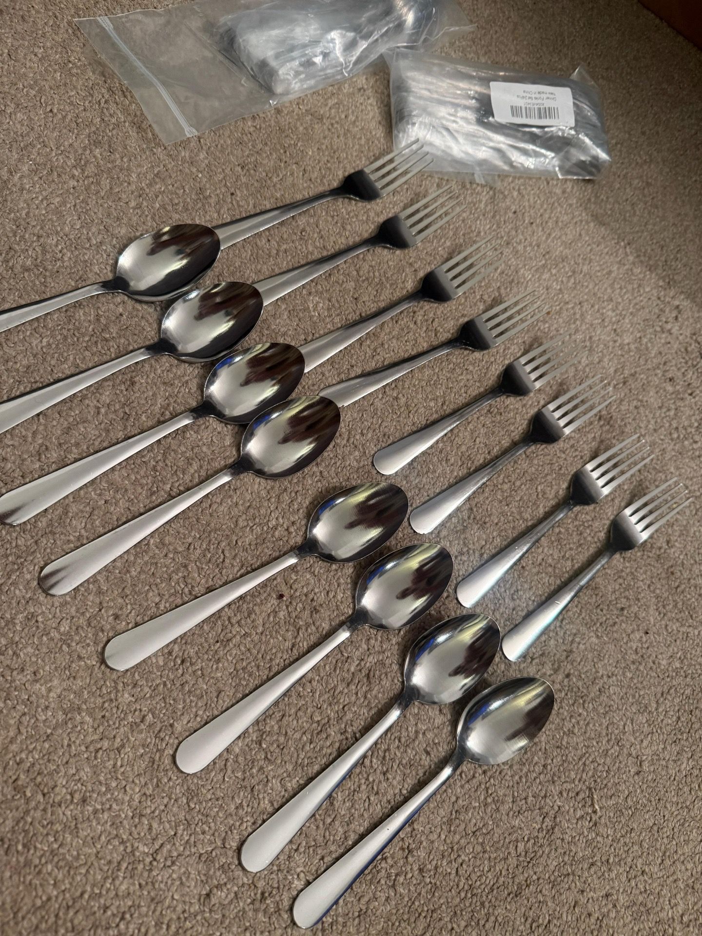 16-Piece Stainless Steel Silverware Set - Forks and Spoons
