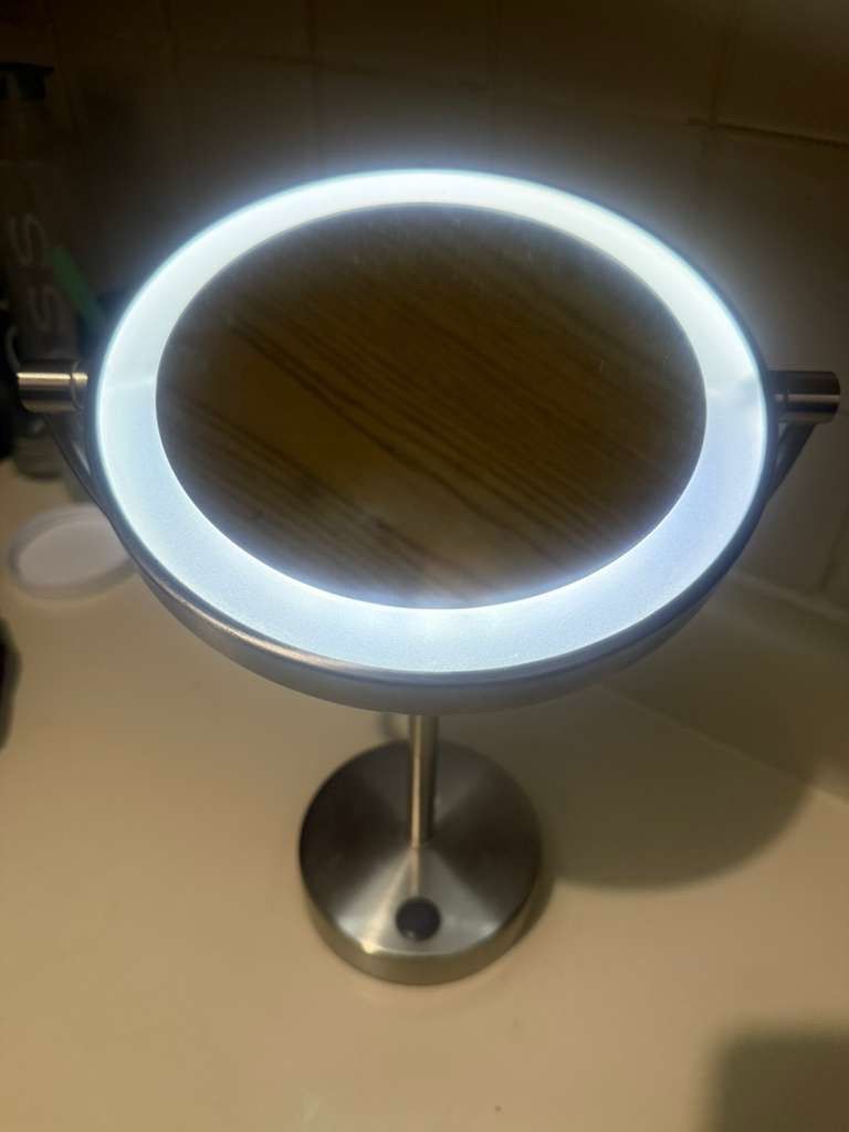 Lighted Makeup Mirror 1X/7X Magnification Cordless Vanity - photo 5