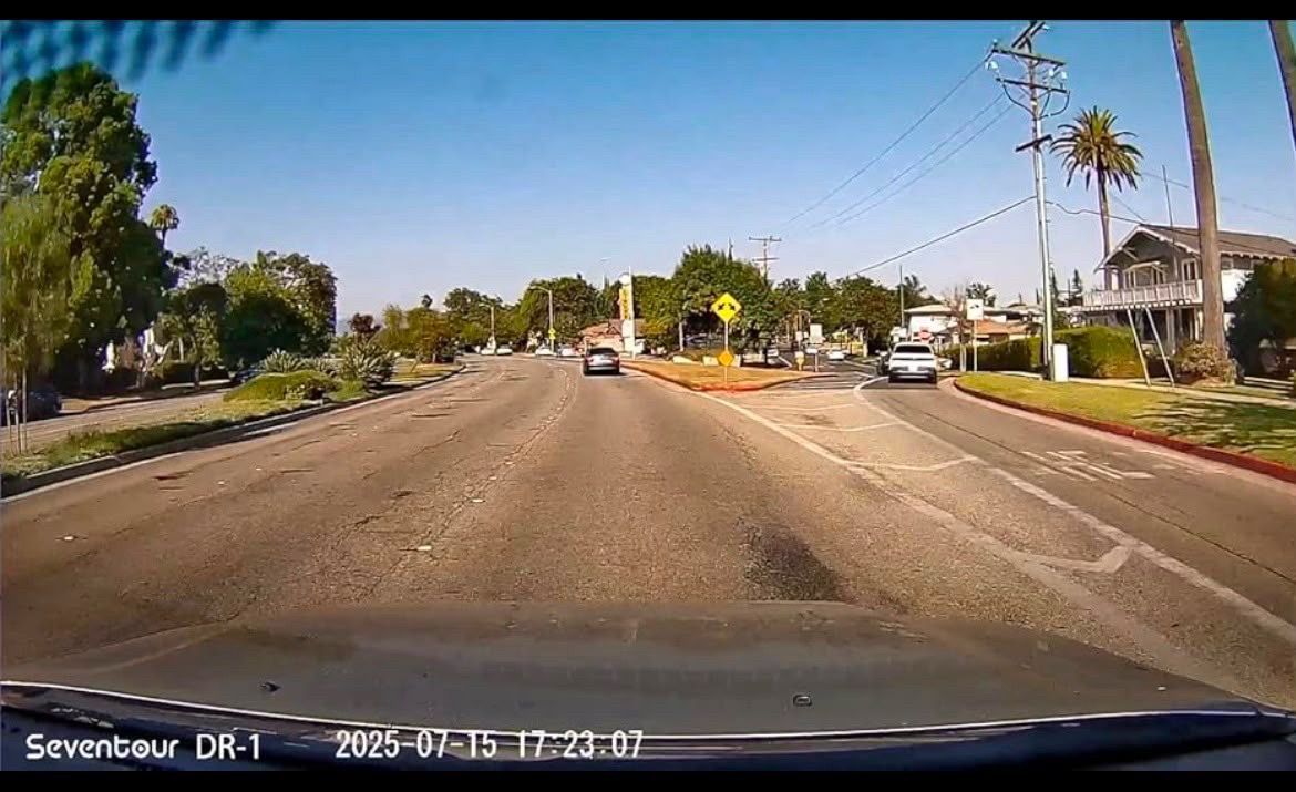 Mini Dash Cam FRONT 2K with WiFi and 32G Card - photo 5