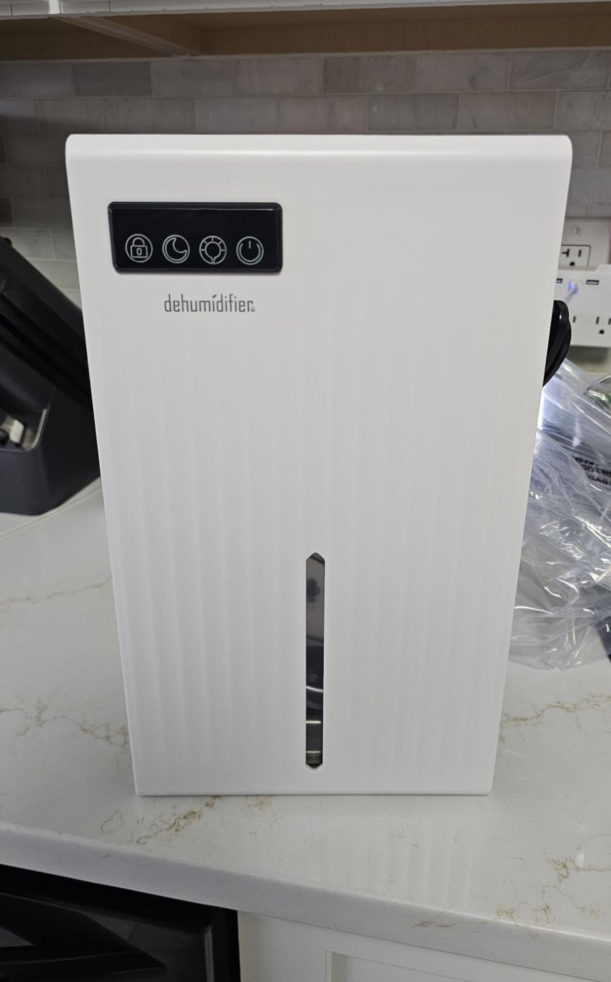New Dehumidifier for Home, 95 OZ Tank, 1000 sq.ft - photo 3