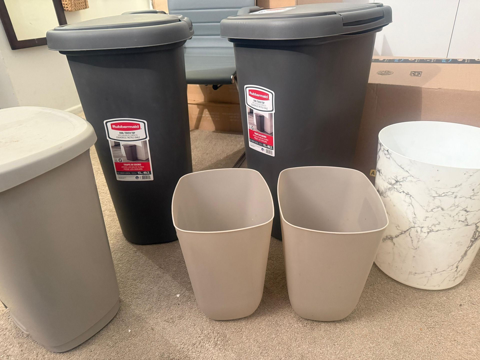13 Gallon Trash Can with Lid - Gray/Black - photo 3