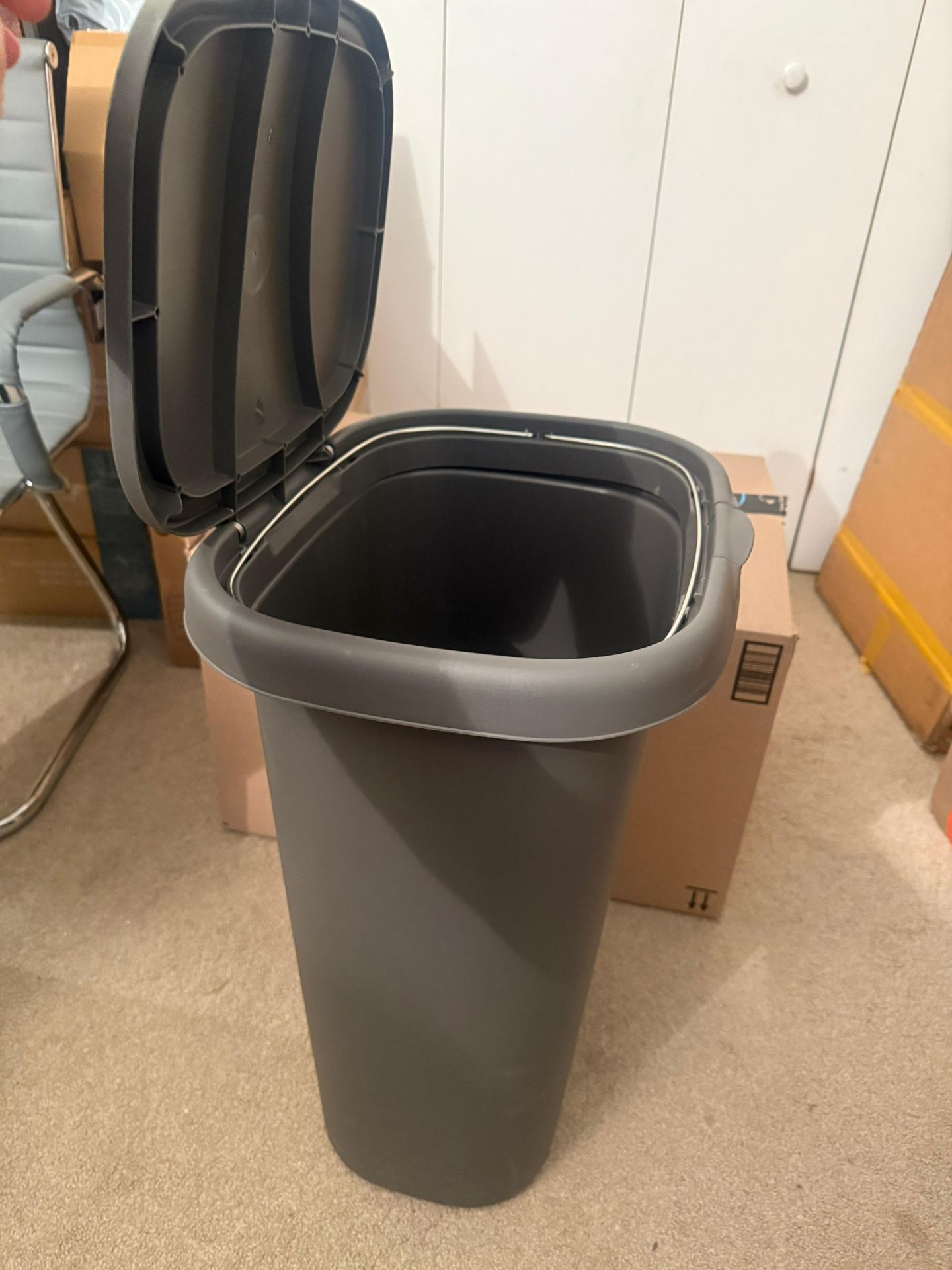 13 Gallon Trash Can with Lid - Gray/Black - photo 4