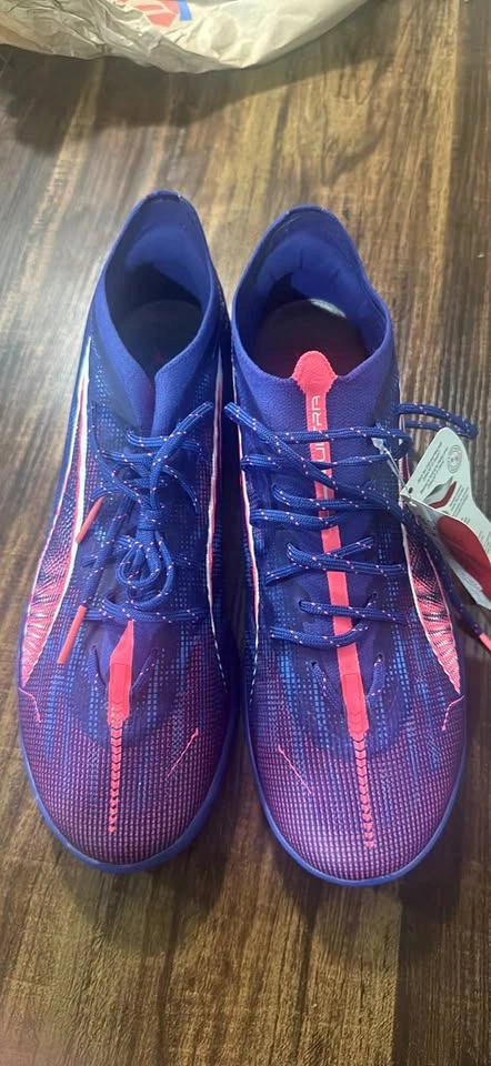 PUMA Ultra 5 Pro Court indoor soccer shoes Size 10.5
