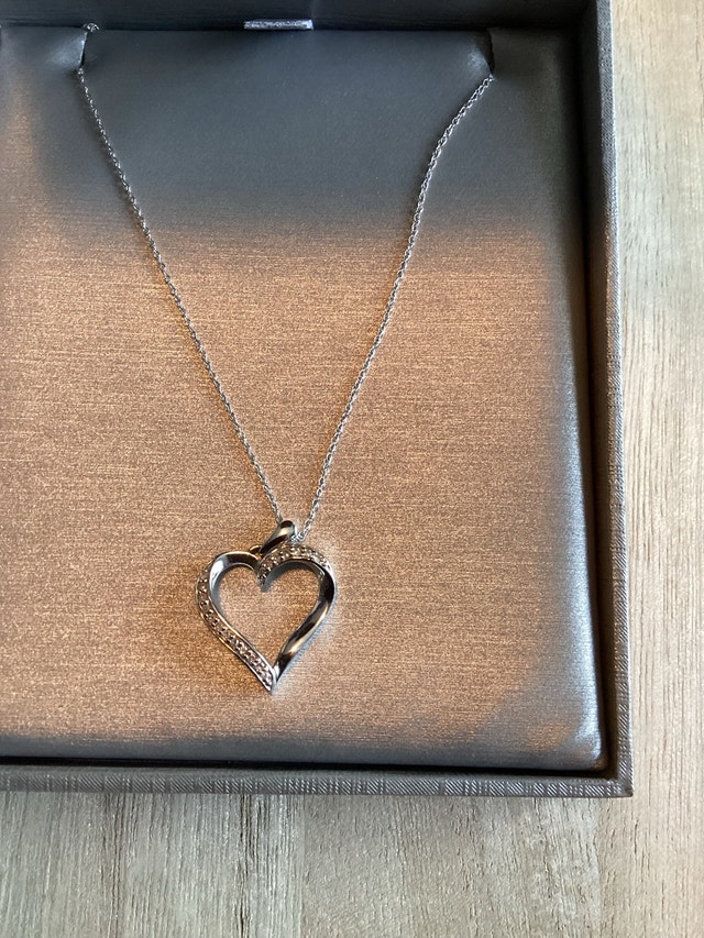 Peoples 10k Gold Heart Necklace