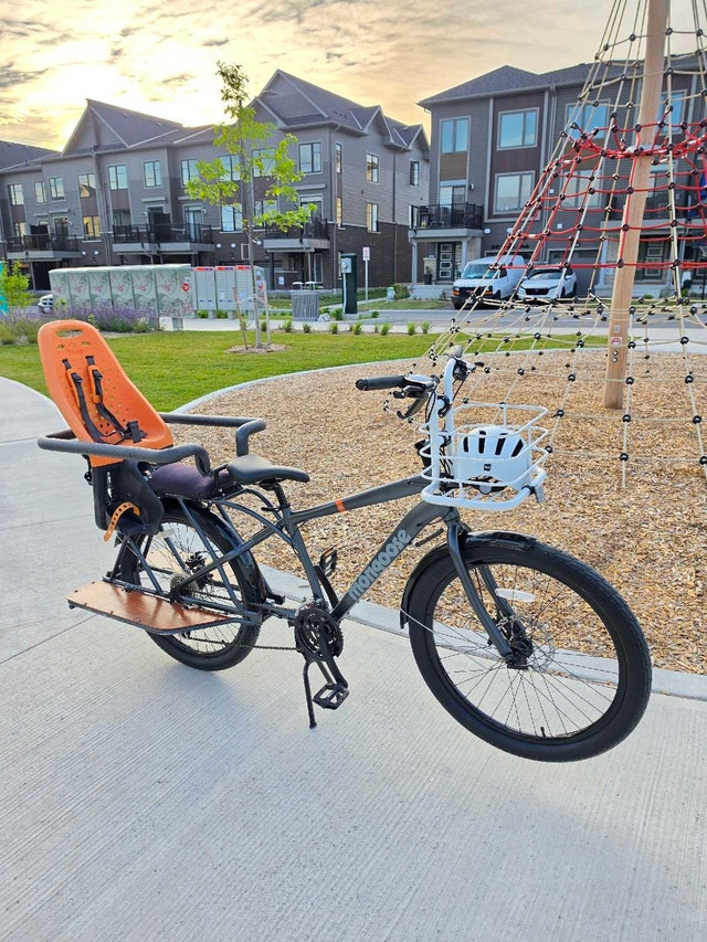 Mongoose Envoy Family Cargo Bike – Fully Equipped Family Bike