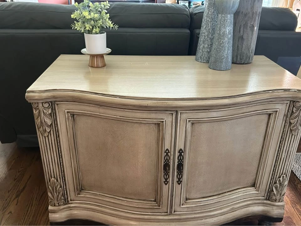 Side Board/Buffet