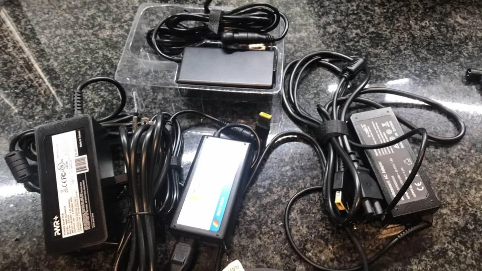 LENOVO Laptop Charger (New) - Yellow Tip - photo 3