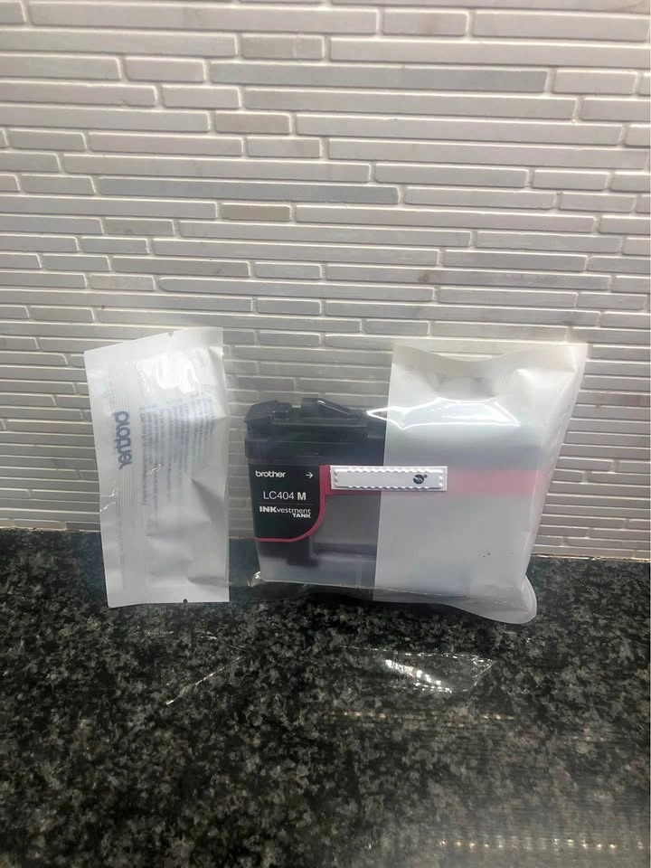 Genuine Brother LC404 M Ink Cartridge
