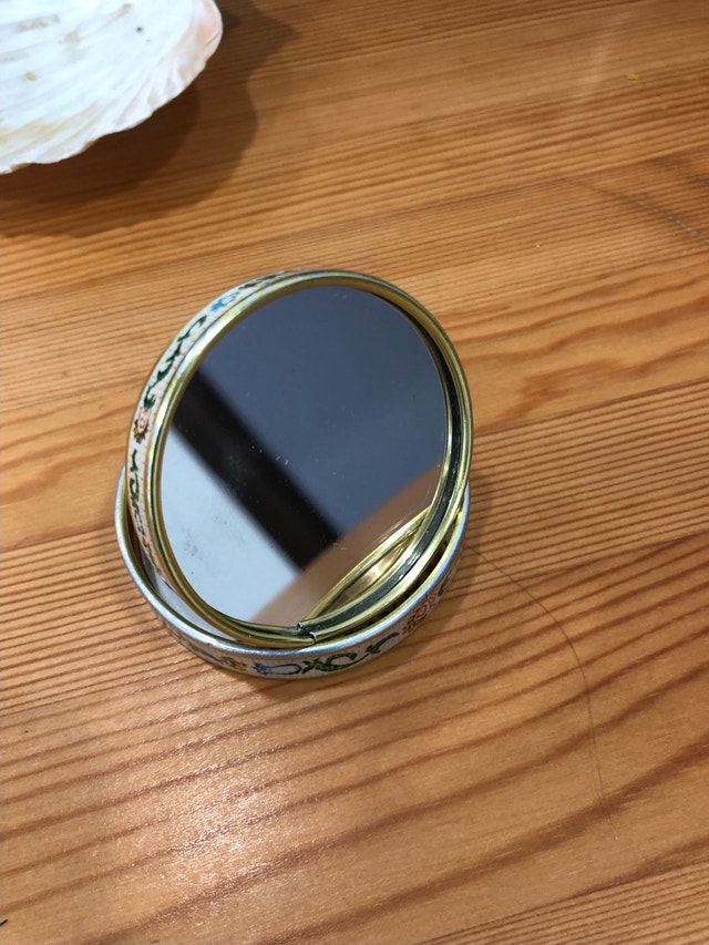 Japanese Vintage Decorative Compact Mirror