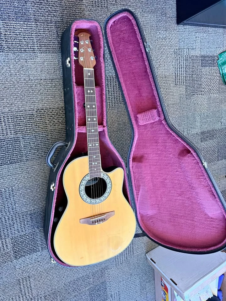 Ovation Celebrity CC68 Acoustic-Electric Guitar w/ Hard Case & F