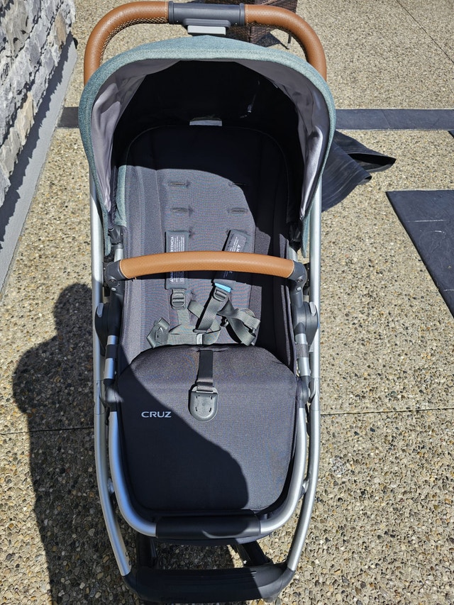Uppa Baby Cruz Stroller - Mint Condition - photo 3