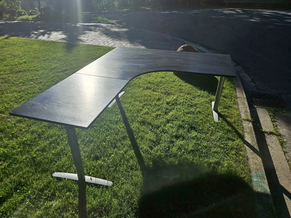 Free IKEA L-shaped corner desk near UTM