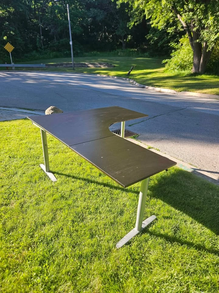 Free IKEA L-shaped corner desk near UTM - photo 2