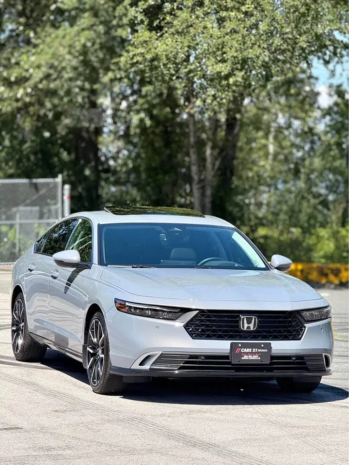 2025 Honda Accord thumbnail